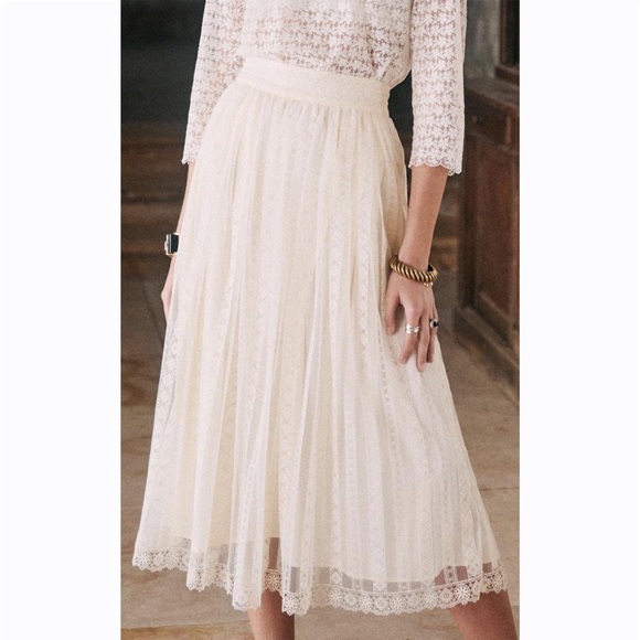 Sezane Eugene White Skirt in Lace Ecru Print - Picture 11 of 12